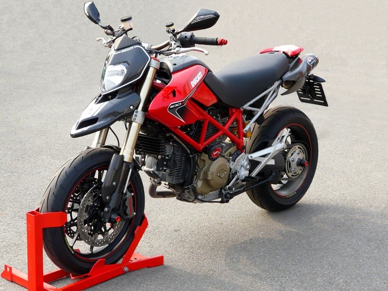 ducati hypermotard 1098